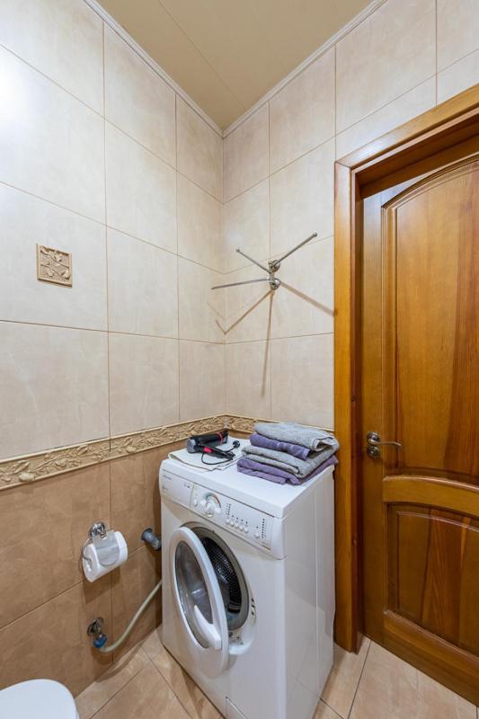 Apartment Near Lva Tolstoho Square Киев Екстериор снимка