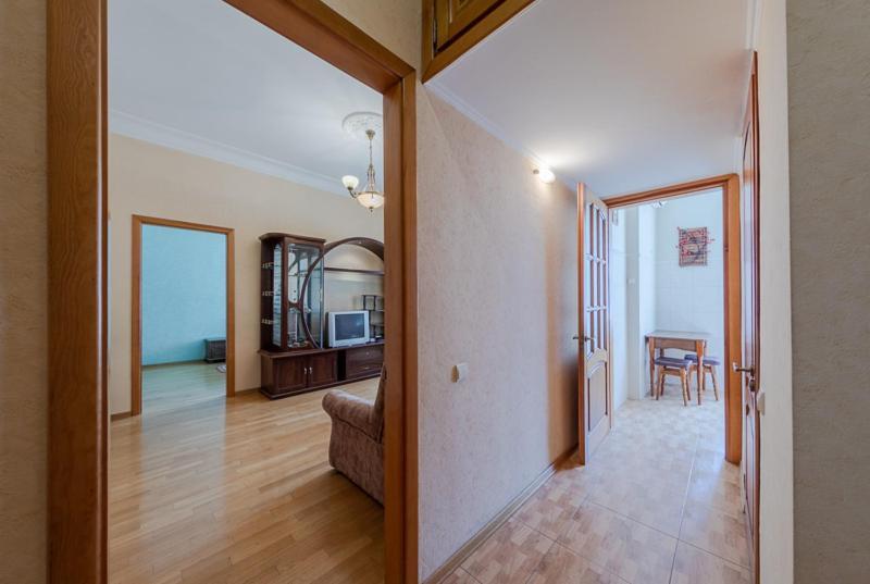 Apartment Near Lva Tolstoho Square Киев Екстериор снимка